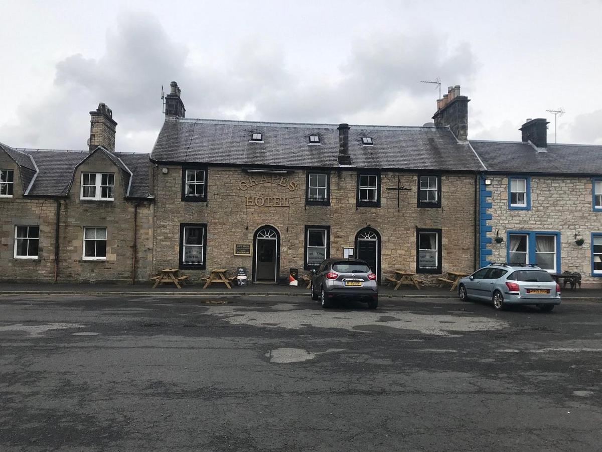 The Grapes Hotel Newcastleton Exterior photo